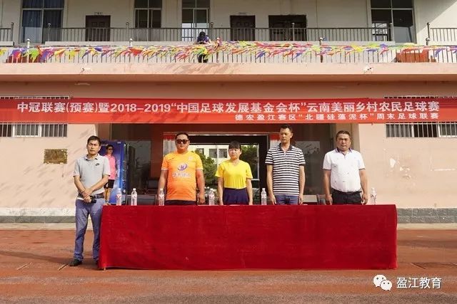 瑞幸咖啡联名活动引发误会，纸袋设计成为笑点